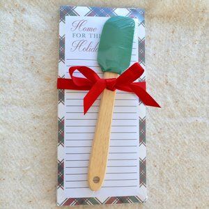 Stocking stuffer! $2 with bundle!!! Holiday notepad with mini spatula